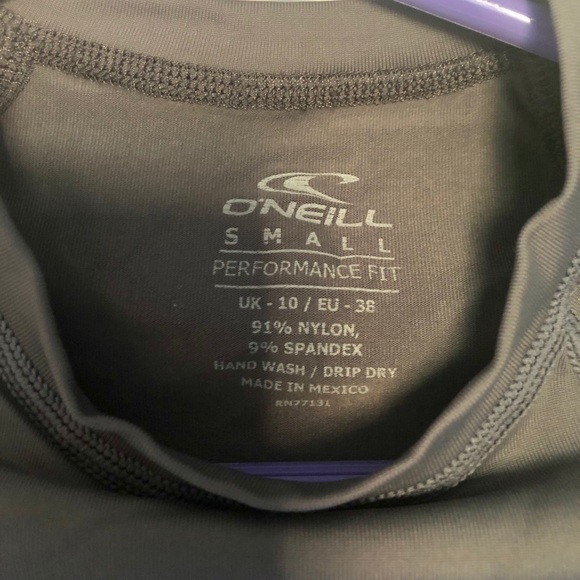 O’Neill Rashgard - Picture 7 of 8